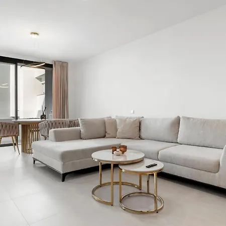 Apartman Paraiso En Vanian Gardens *